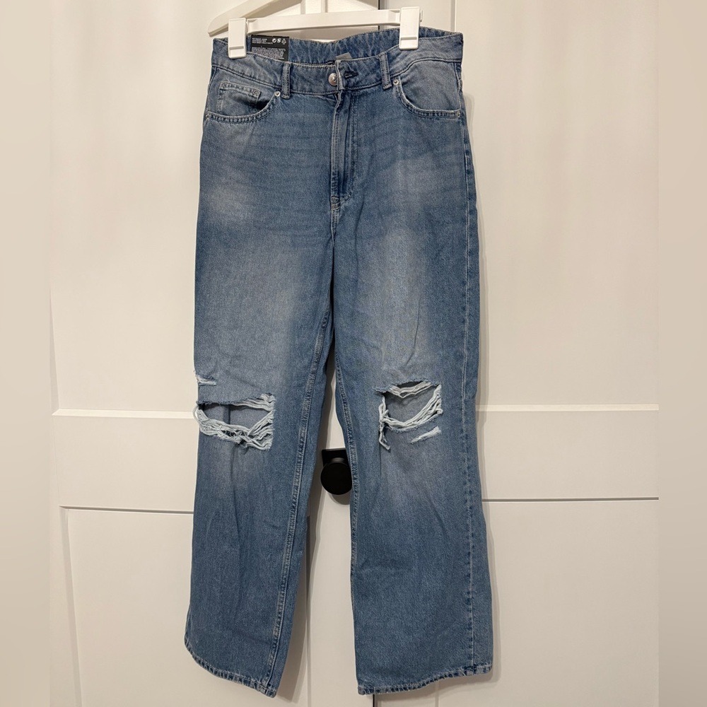 Divided Light Blue High Waisted 90s Baggy Jeans (H&M)